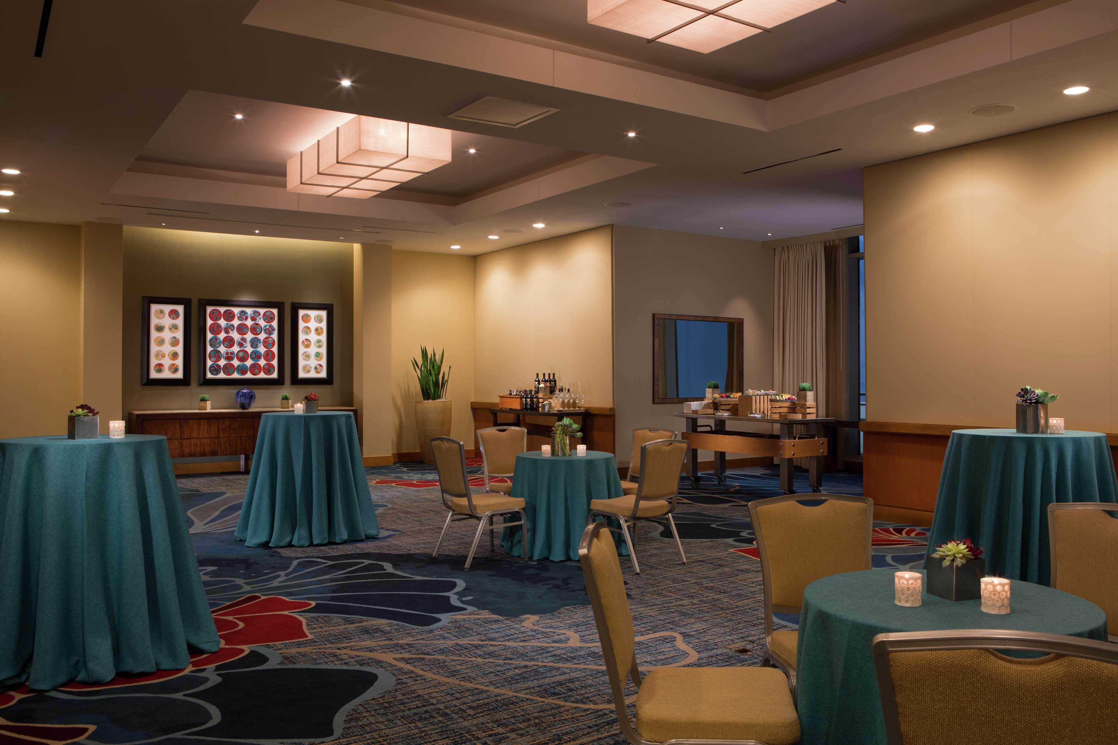 Hilton Orlando Hotel Williamsburg Exterior photo