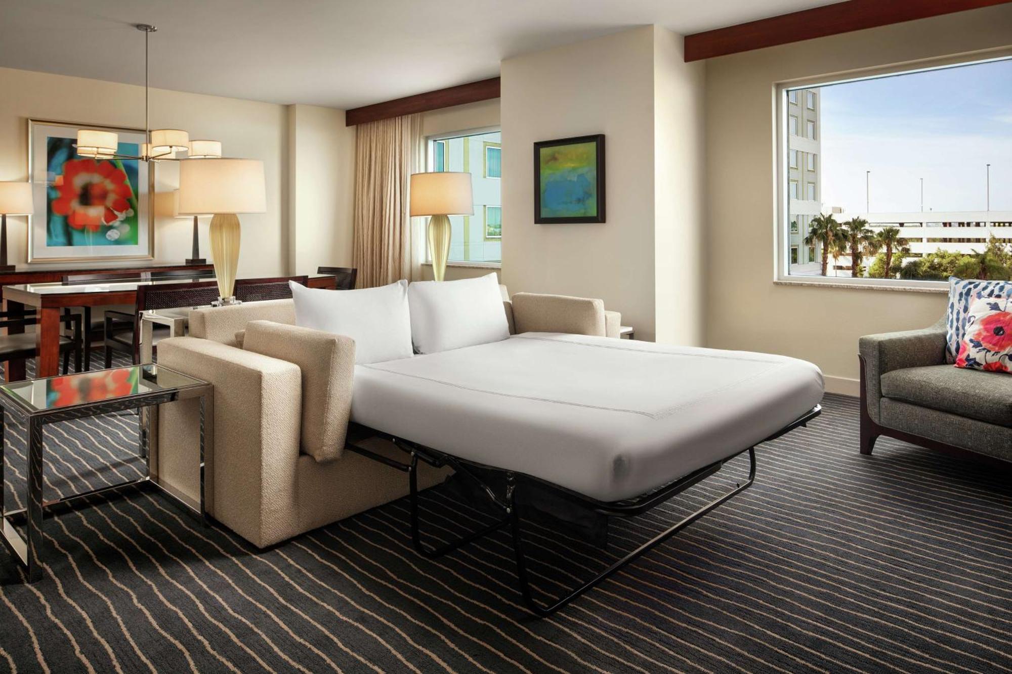 Hilton Orlando Hotel Williamsburg Exterior photo