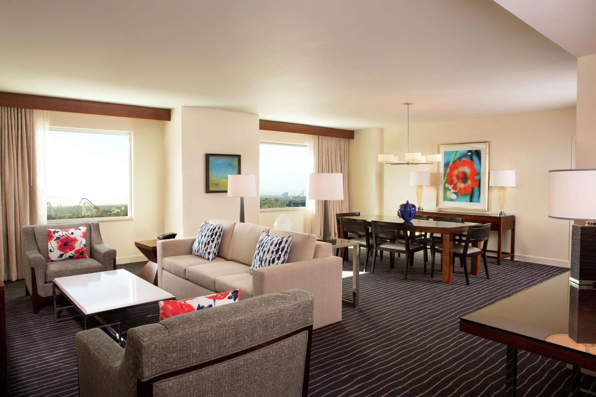 Hilton Orlando Hotel Williamsburg Exterior photo