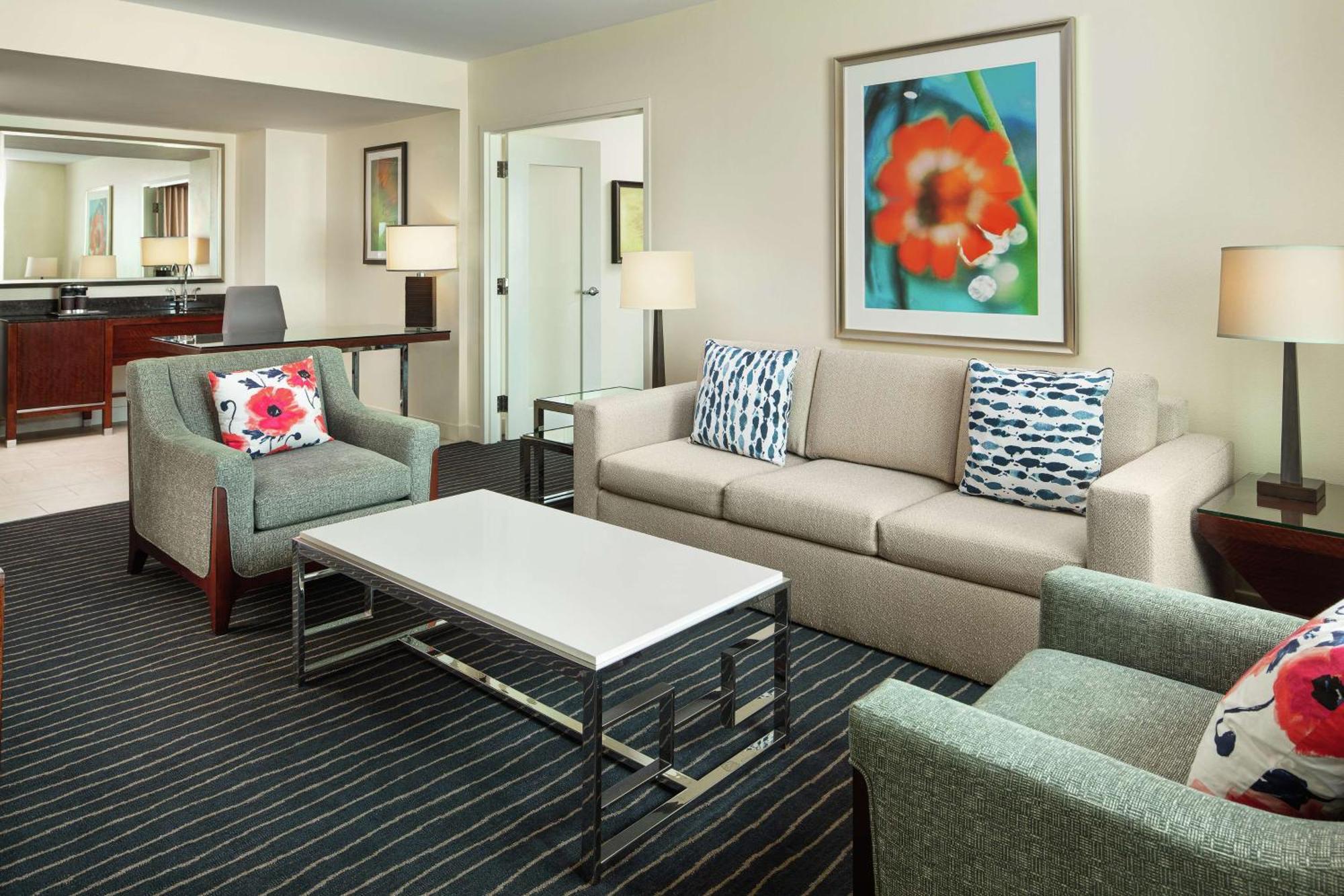 Hilton Orlando Hotel Williamsburg Exterior photo